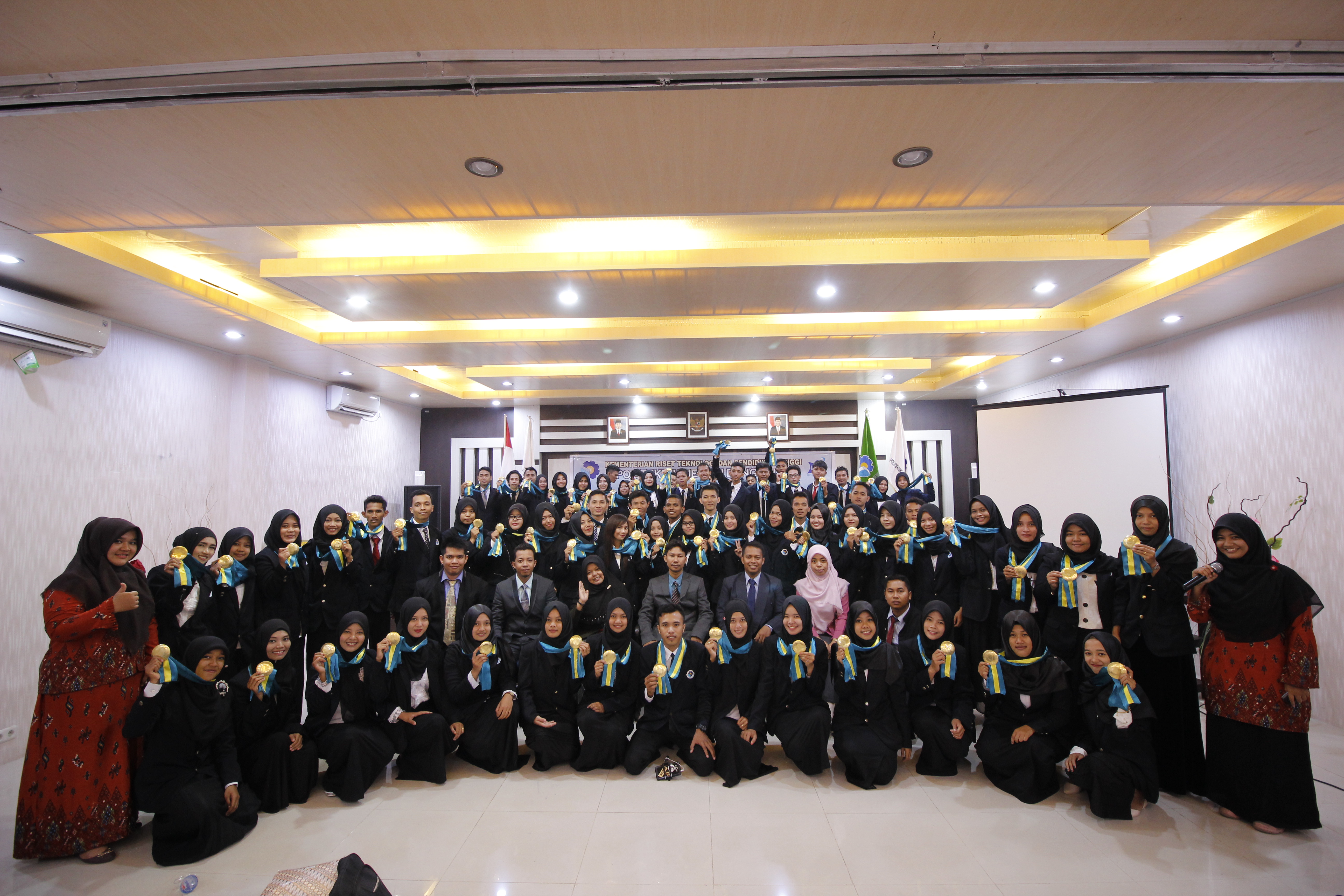 70 Mahasiswa Jurusan Teknik Informatika Polbeng di Yudisium